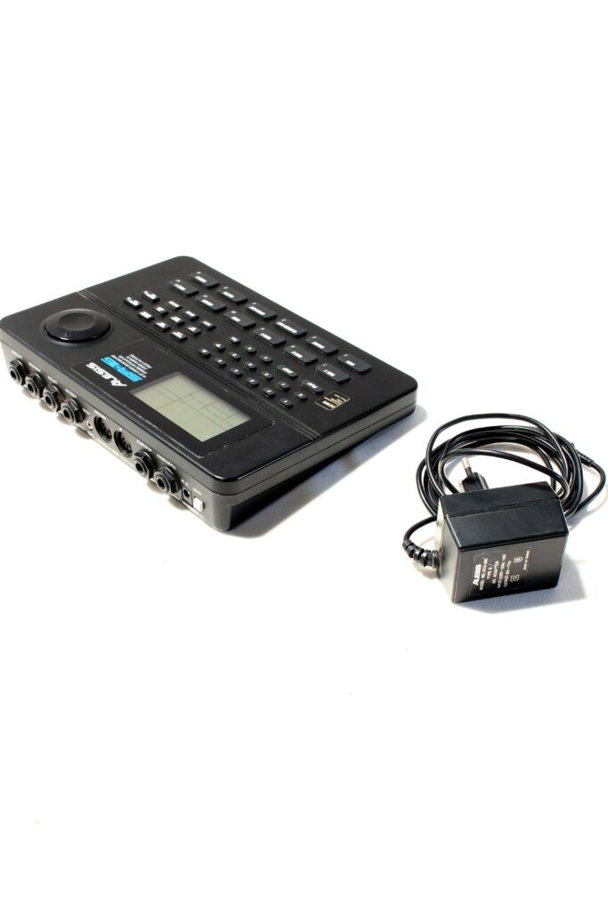 Alesis SR16 004