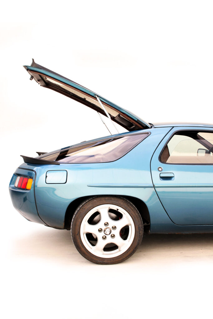 Porsche 928 008