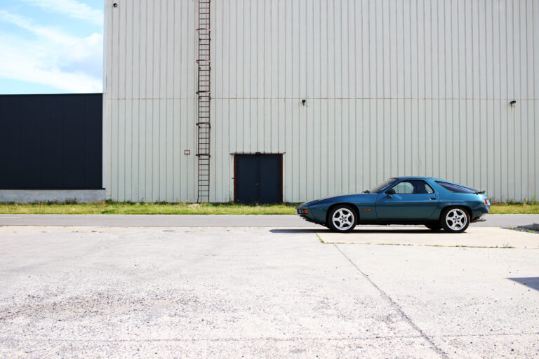 Porsche 928 018